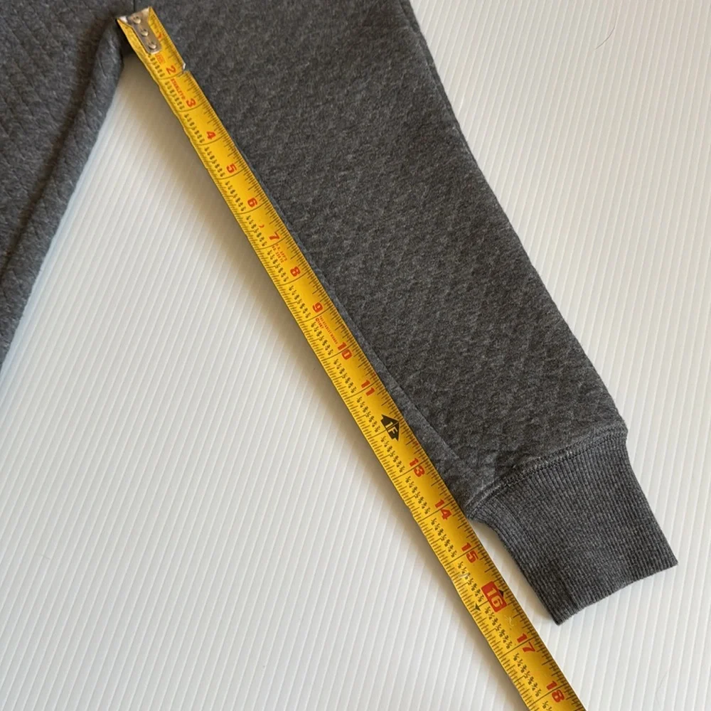 Gap kids gray quilted joggers. Girls size XS